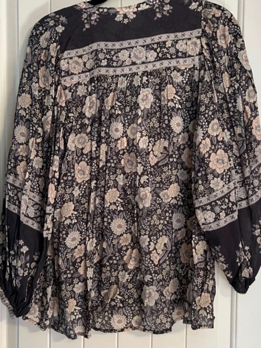Spell & The Gypsy Juniper Blouse Charcoal Medium Boho Floral EUC - Picture 10 of 10